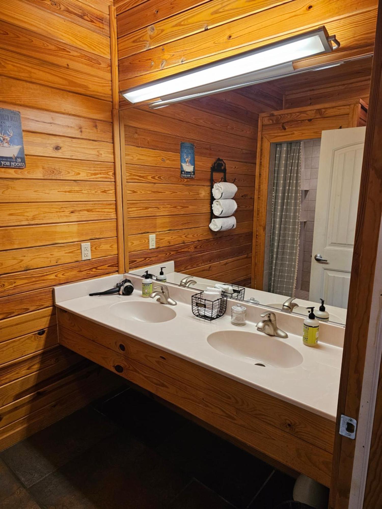5 Min To Beaver Lake-King Bed-Fire Pit-Jetted Tub #2 Eureka Springs Exterior photo